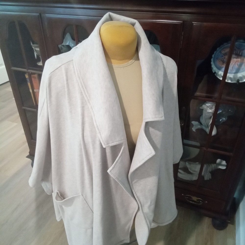 DAVI & DANI Light Gray Open Front Sweater